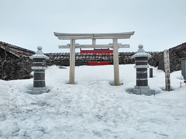 そろそろ除雪しないと…